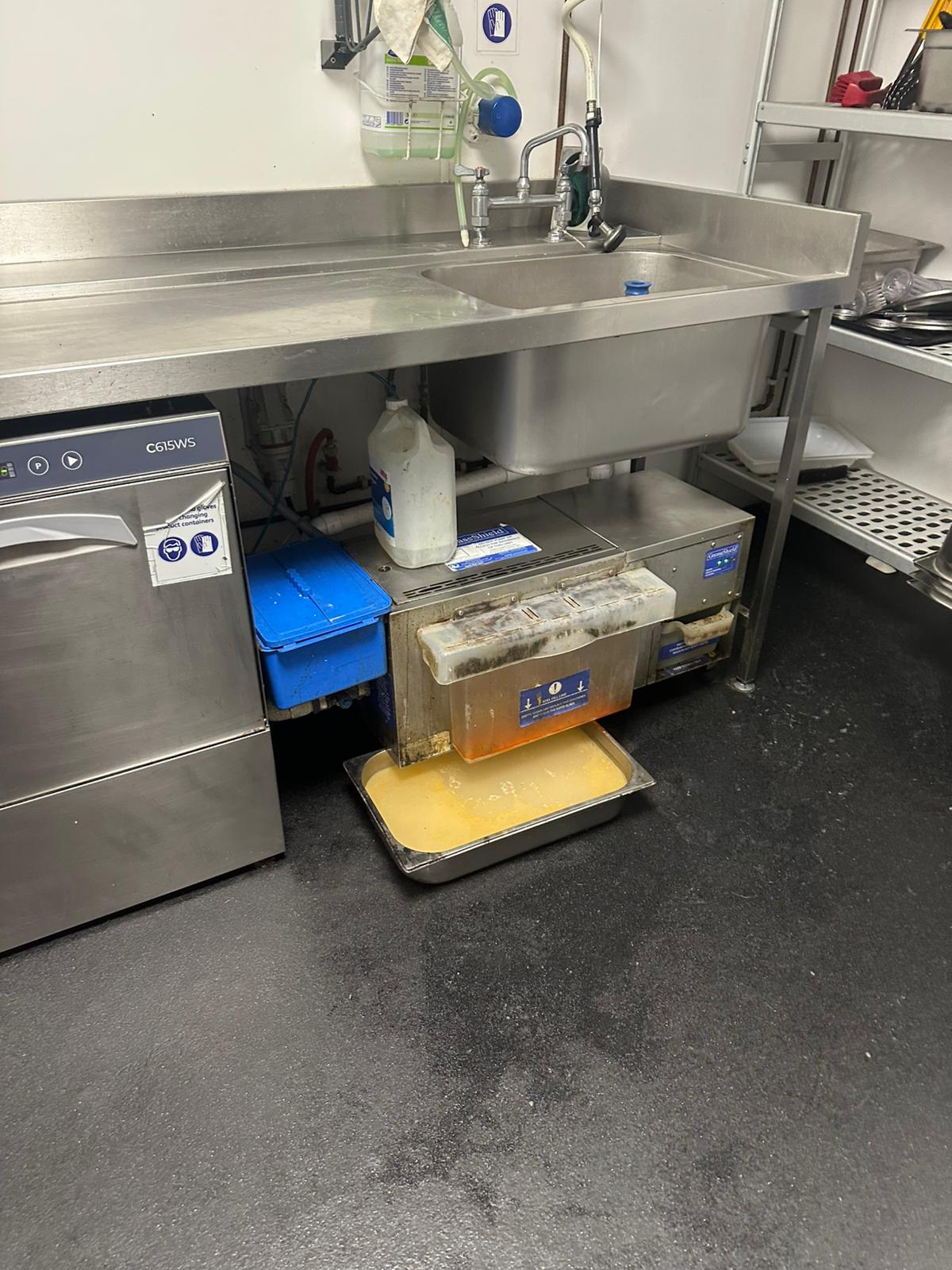 Restaurant Drainage Clearance in RM17 London