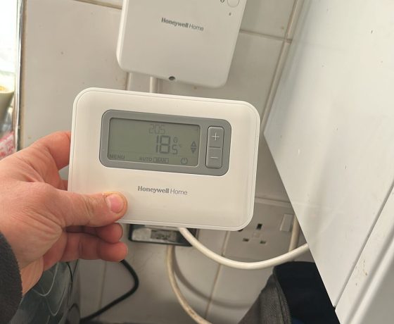 Room thermostat installation