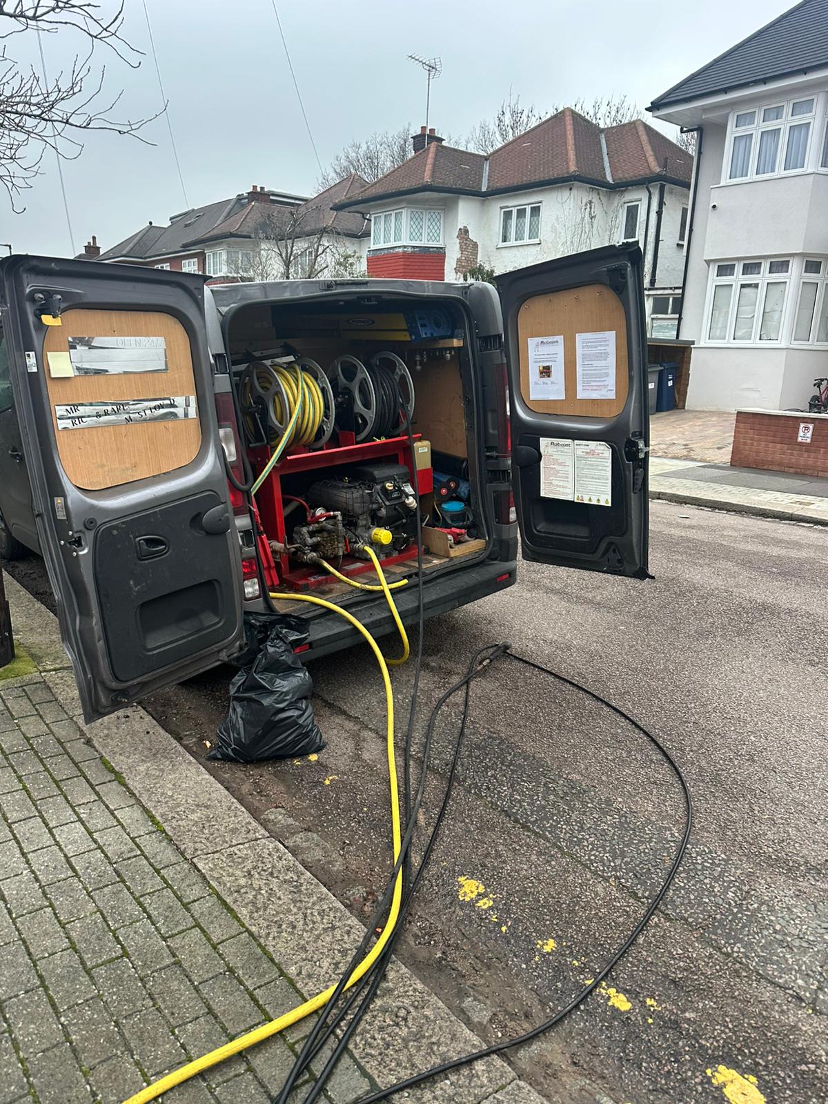emergency plumbers london